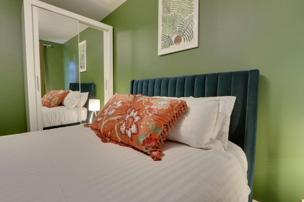 #Upmarket, Exceptional 4 Bed House, With Free Parking, Close To Amenities And Supermarkets 셰필드 외부 사진
