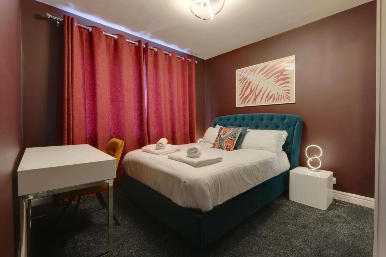 #Upmarket, Exceptional 4 Bed House, With Free Parking, Close To Amenities And Supermarkets 셰필드 외부 사진