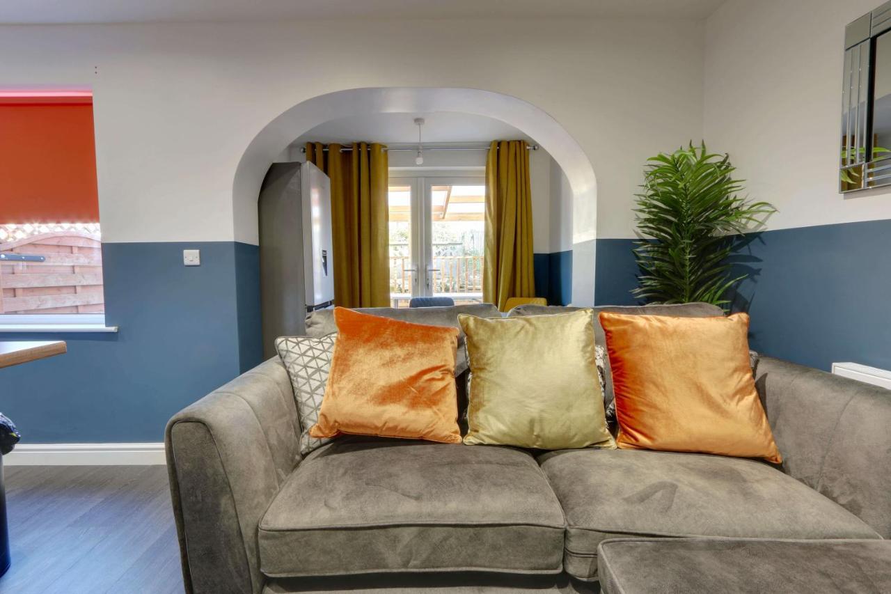 #Upmarket, Exceptional 4 Bed House, With Free Parking, Close To Amenities And Supermarkets 셰필드 외부 사진