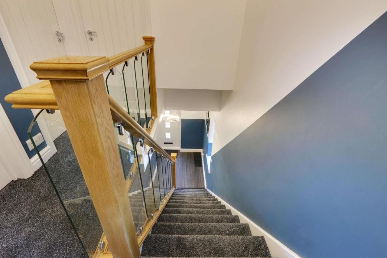 #Upmarket, Exceptional 4 Bed House, With Free Parking, Close To Amenities And Supermarkets 셰필드 외부 사진